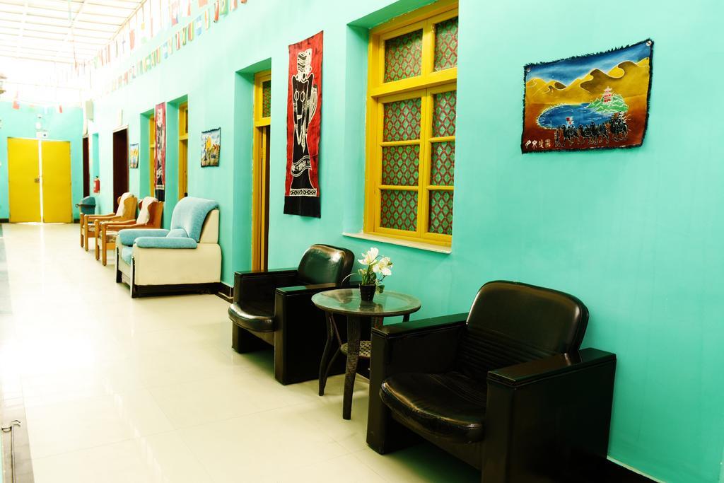 Happy Station Hostel Dunhuang Exterior foto