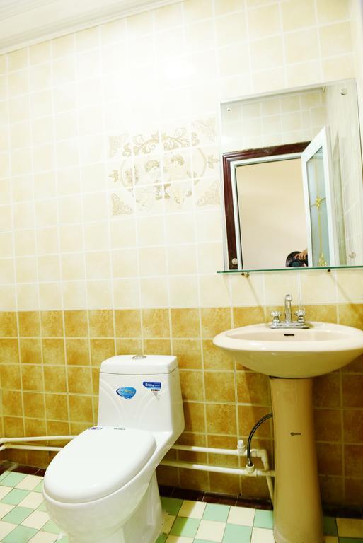 Happy Station Hostel Dunhuang Exterior foto
