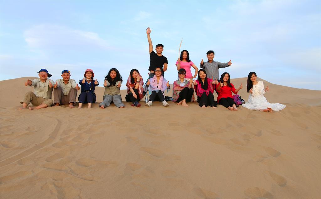 Happy Station Hostel Dunhuang Exterior foto